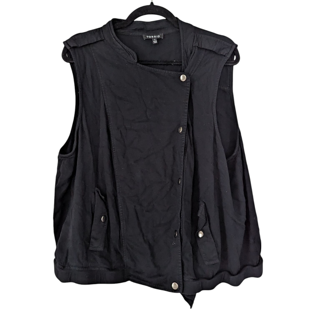 Torrid Black Sleeveless Vest Sz.1(14/16)